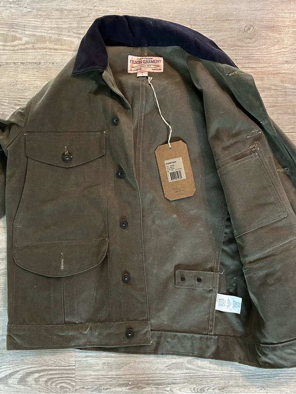 NWT RARE FIND!Filson Olive Waxed Canvas Field Jacket with Dark Corduroy Collar